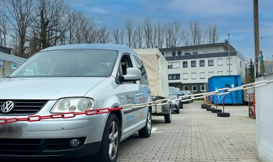 Zur Sicherheit der Kunden: Wartezeiten auf Recyclinghöfen bei Baggerarbeiten möglich